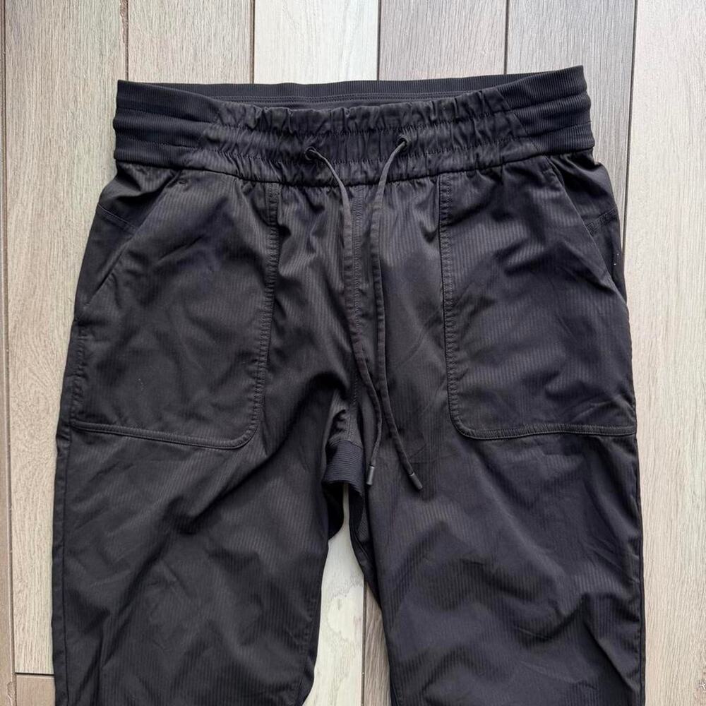 Lululemon dance studio crop pant - Picture 2 of 7
